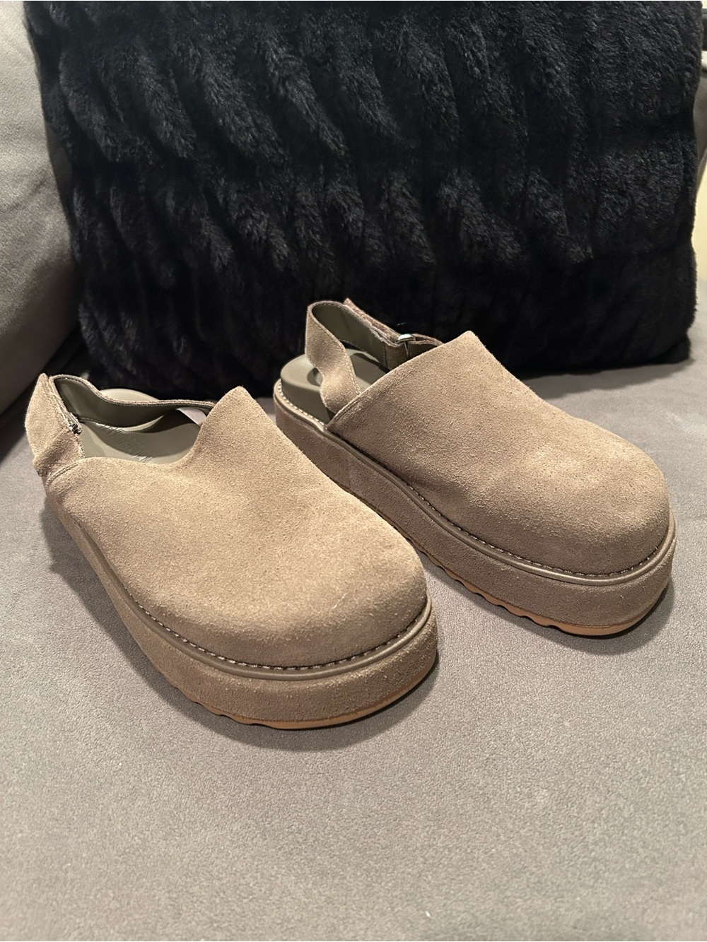 Steve Madden Mellow Taupe Suede Slingback Platform Clogs Women’s Shoes size 9